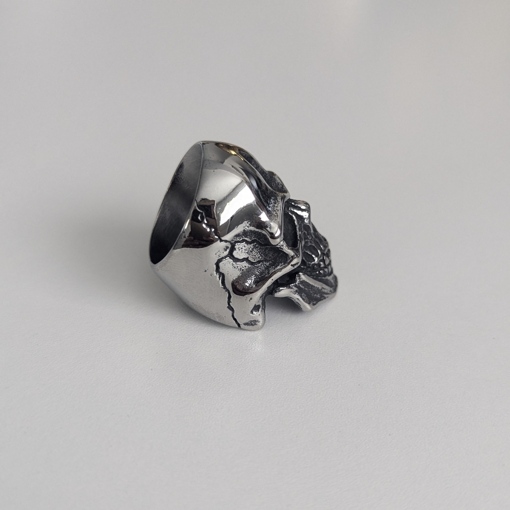 Skull Ring - Picture 5 of 5